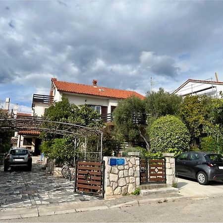 Apartmani Zora Cres Exterior photo