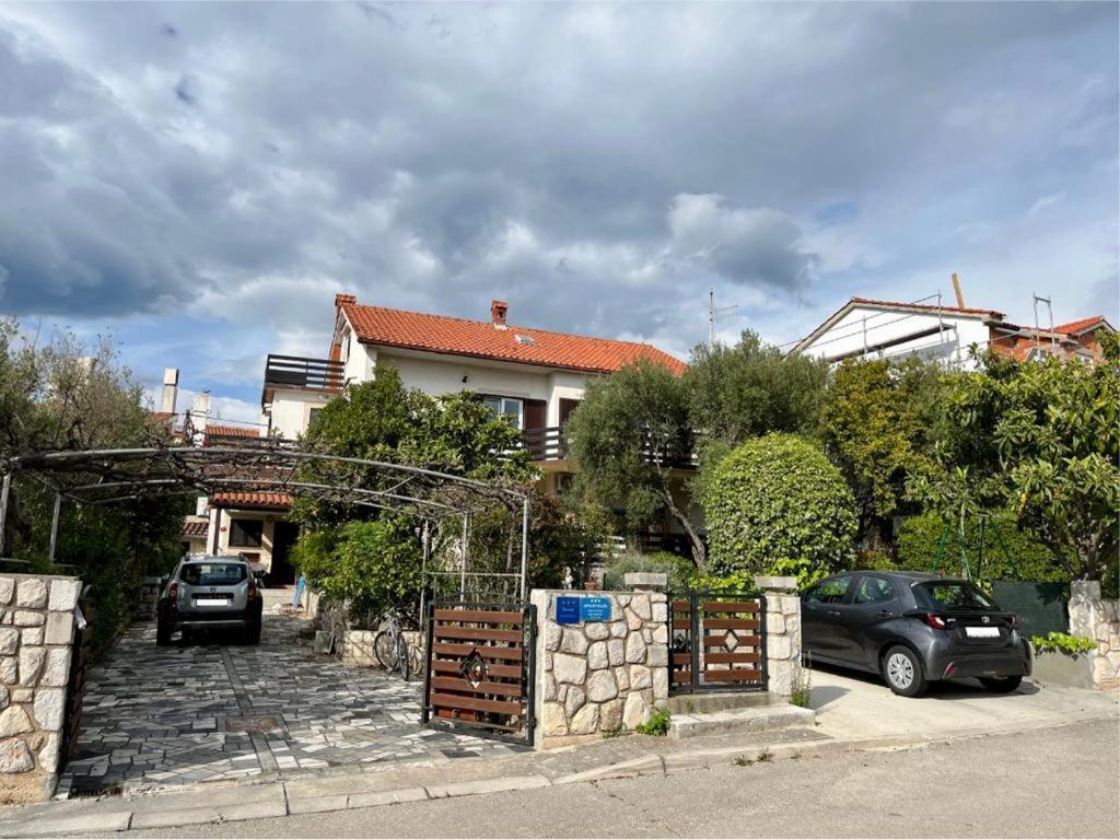 Apartmani Zora Cres Exterior photo