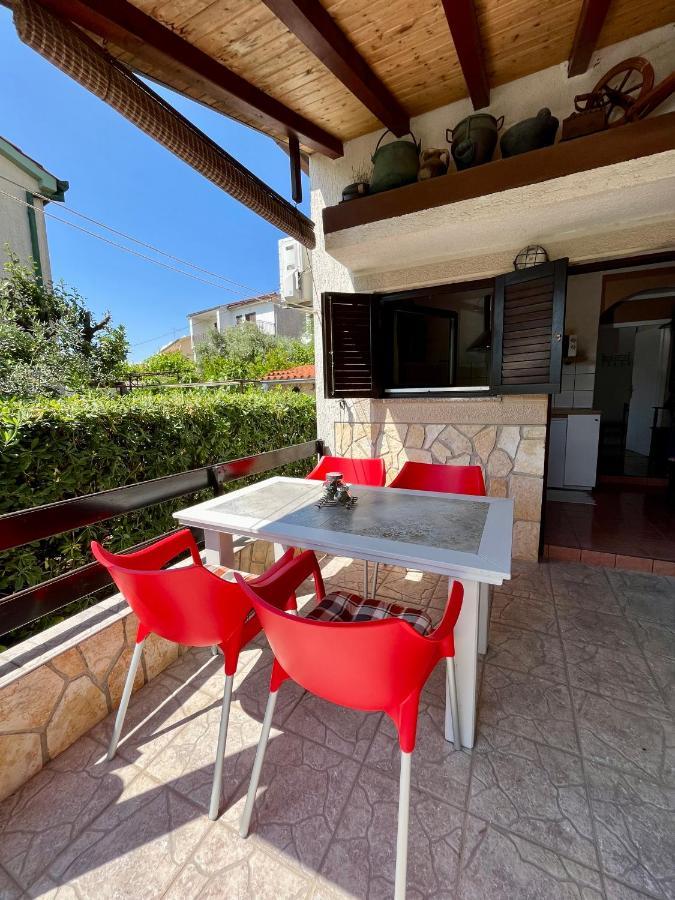 Apartmani Zora Cres Exterior photo